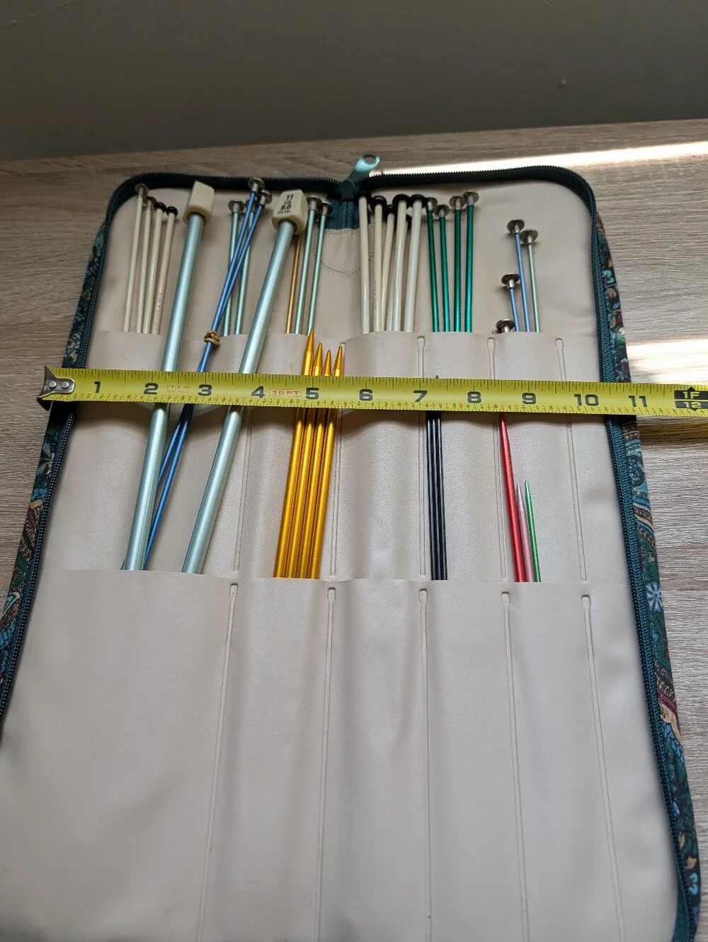 Vtg Set Aluminum Knitting Needles in Pastel Shades With Paisley Folding Case B